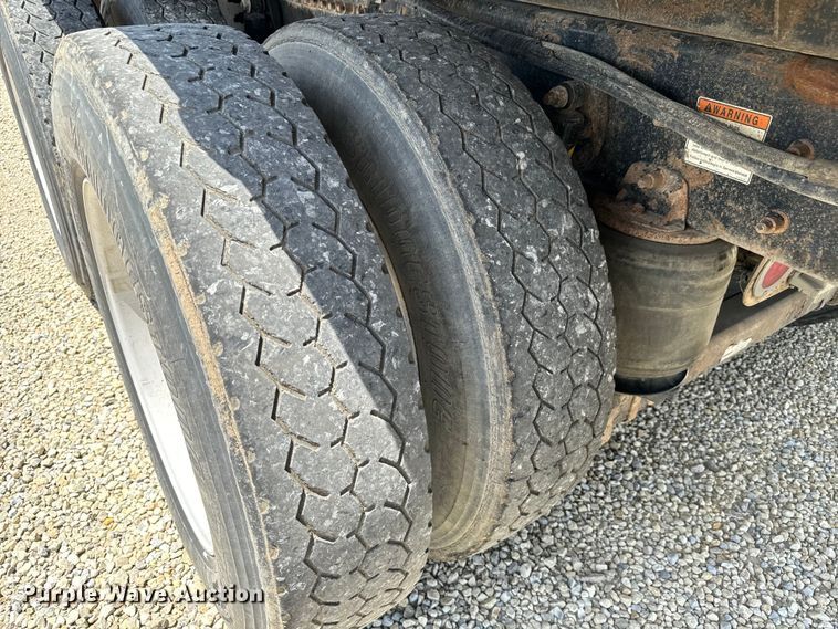 image for item MU9836 2007 Sterling  L-Line rollback truck