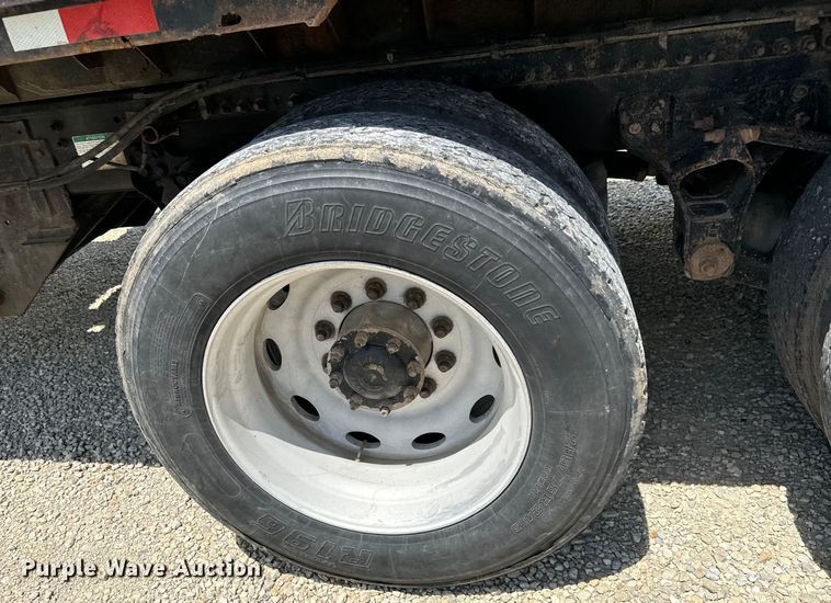 image for item MU9836 2007 Sterling  L-Line rollback truck