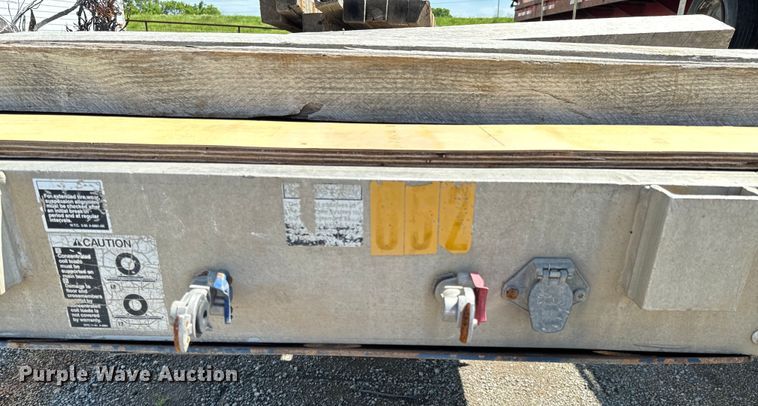 image for item ND9348 1997 Wilson CF-96T flatbed trailer