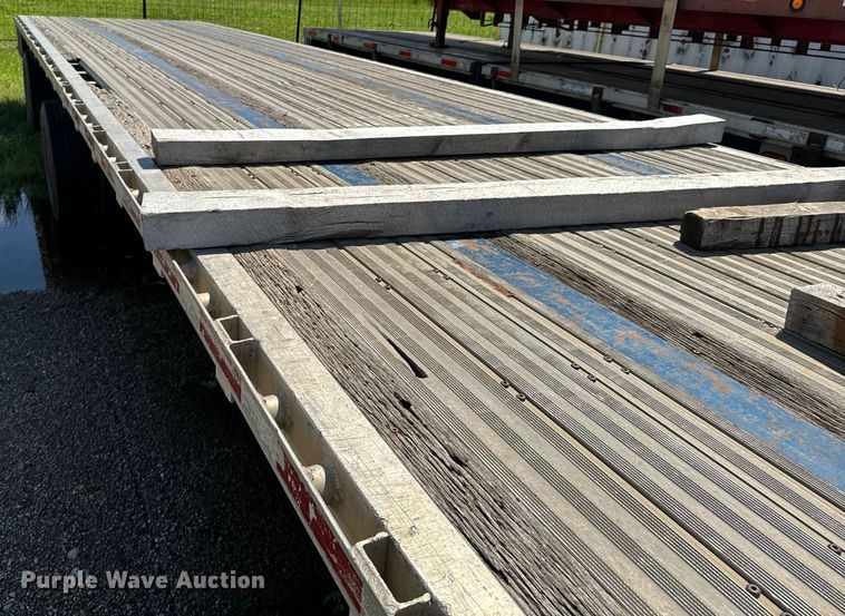 image for item ND9348 1997 Wilson CF-96T flatbed trailer