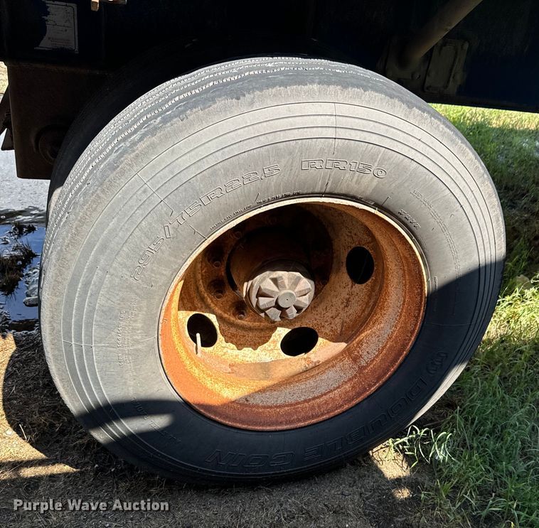 image for item ND9348 1997 Wilson CF-96T flatbed trailer