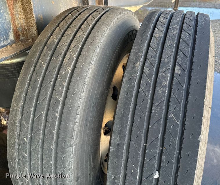 image for item ND9348 1997 Wilson CF-96T flatbed trailer