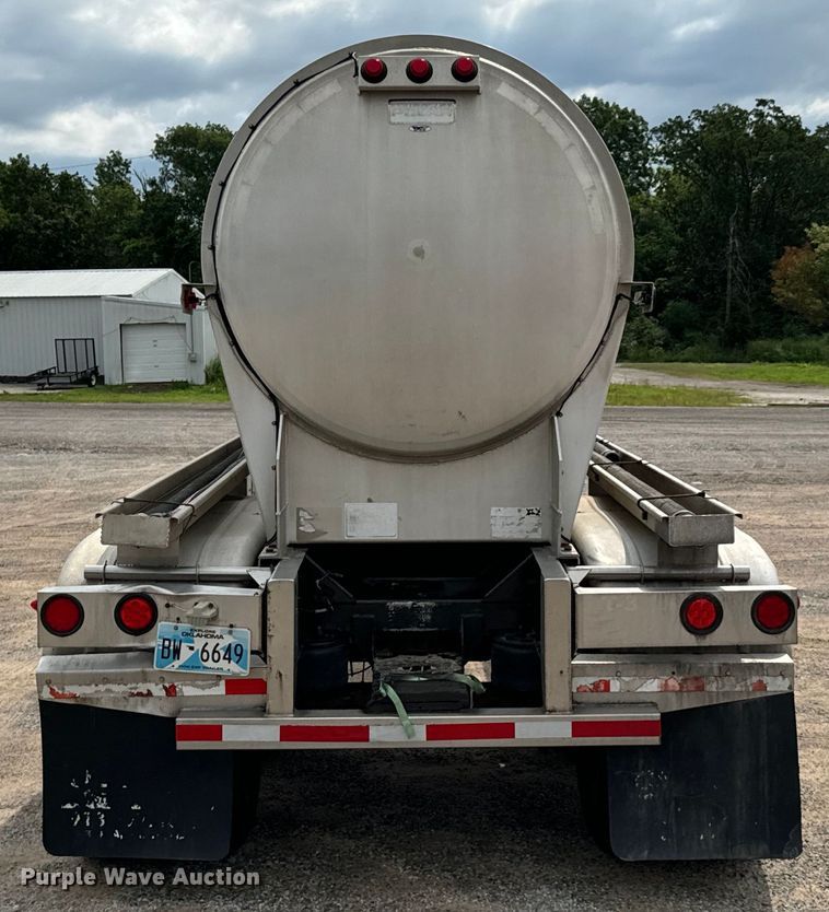 image for item ND9351 2006 Polar tank trailer