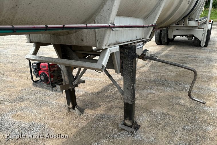 image for item ND9351 2006 Polar tank trailer