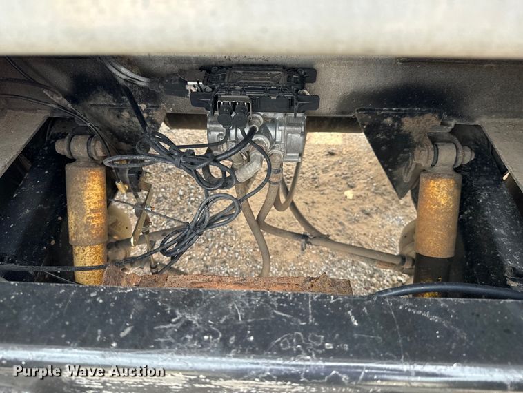 image for item ND9351 2006 Polar tank trailer