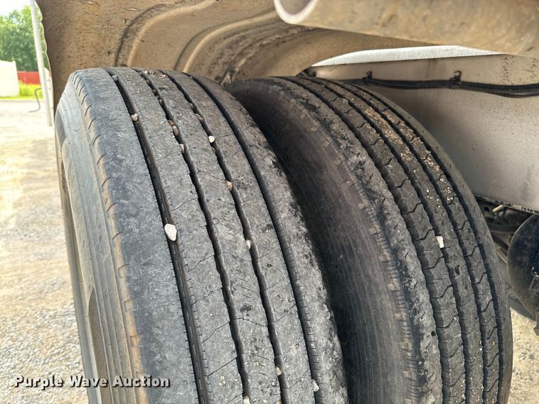 image for item ND9351 2006 Polar tank trailer