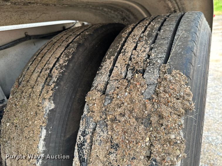 image for item ND9351 2006 Polar tank trailer