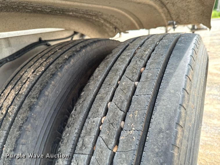 image for item ND9351 2006 Polar tank trailer