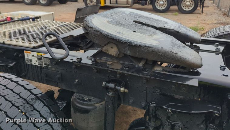 image for item NG9824 2022 Kenworth  T680 semi truck