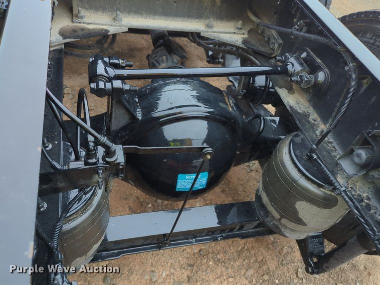 image for item NG9824 2022 Kenworth  T680 semi truck