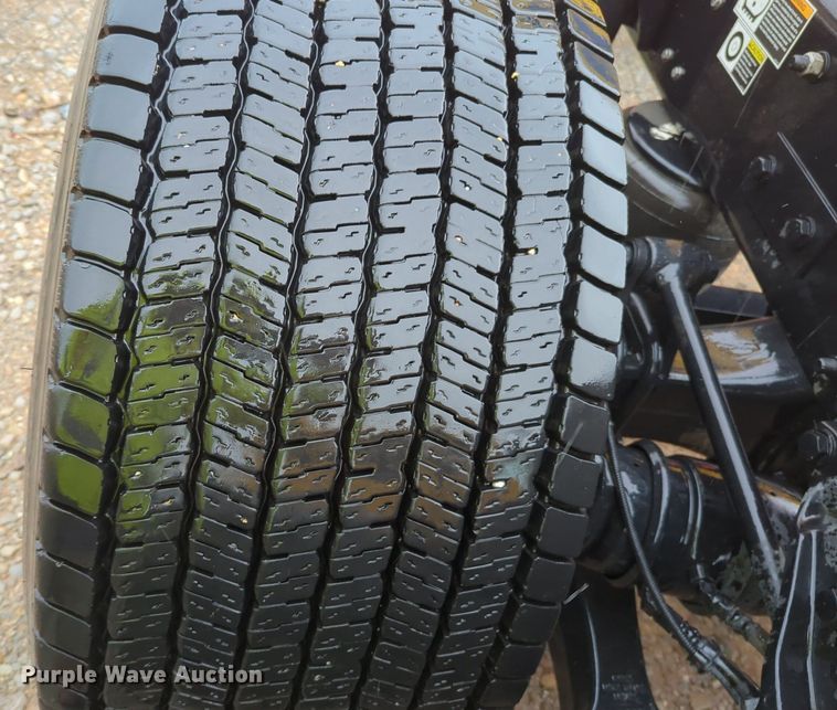 image for item NG9824 2022 Kenworth  T680 semi truck