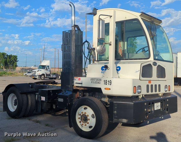 image for item NG9921 2019 Autocar XSPotter yard truck