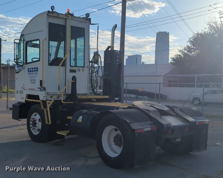 image for item NG9921 2019 Autocar XSPotter yard truck