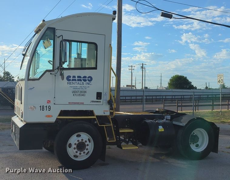 image for item NG9921 2019 Autocar XSPotter yard truck