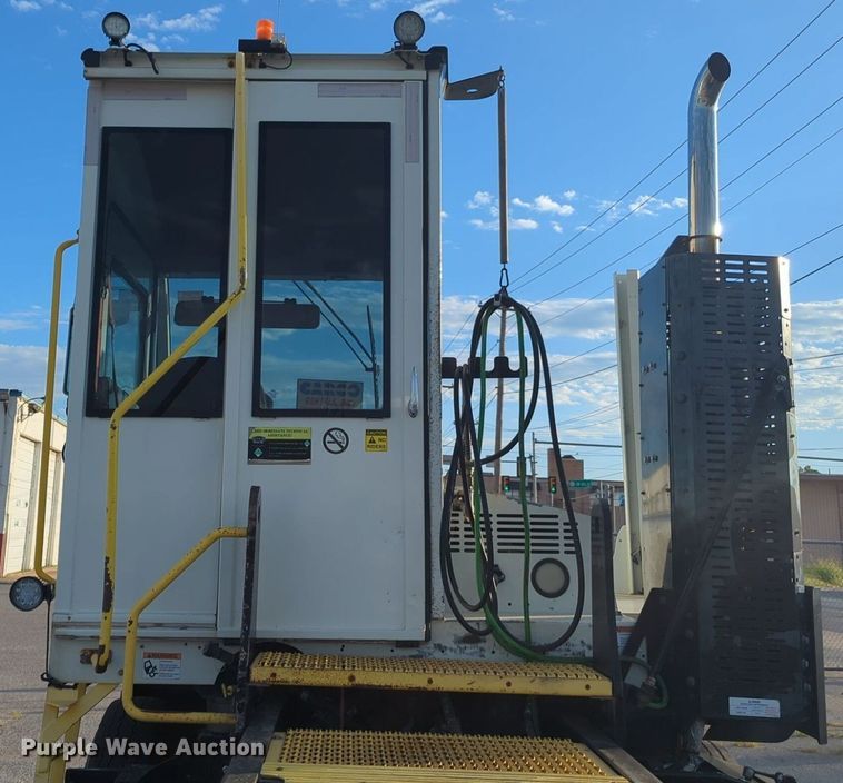 image for item NG9921 2019 Autocar XSPotter yard truck