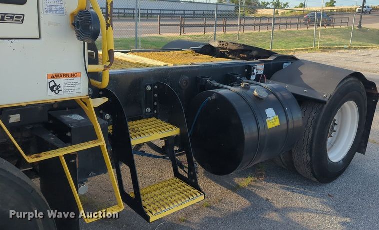 image for item NG9921 2019 Autocar XSPotter yard truck