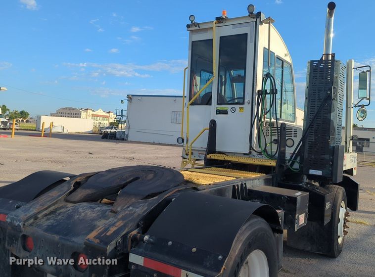 image for item NG9921 2019 Autocar XSPotter yard truck