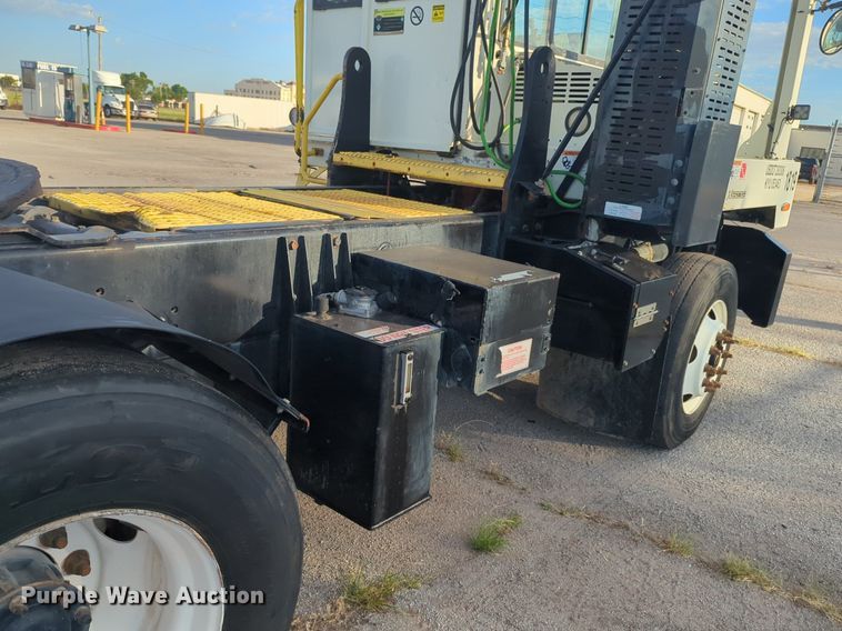 image for item NG9921 2019 Autocar XSPotter yard truck