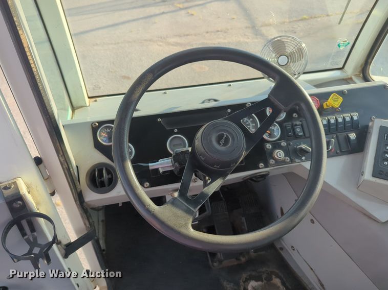 image for item NG9921 2019 Autocar XSPotter yard truck