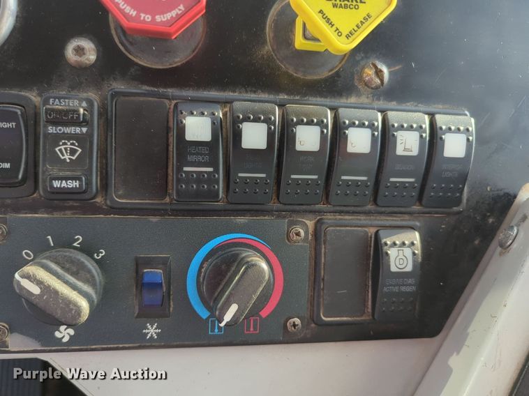 image for item NG9921 2019 Autocar XSPotter yard truck