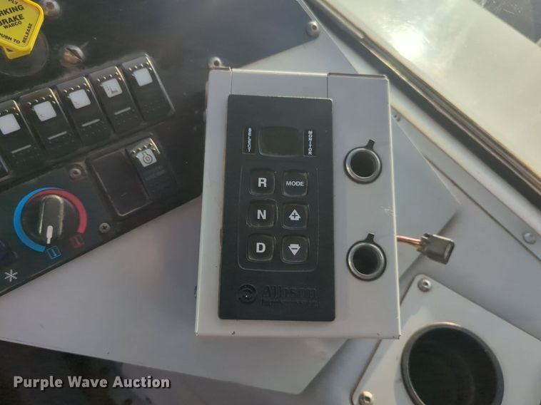 image for item NG9921 2019 Autocar XSPotter yard truck