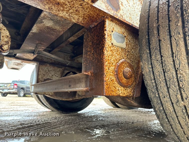 image for item NL9876 1991 Trail King TK100RG drop deck equipment trailer