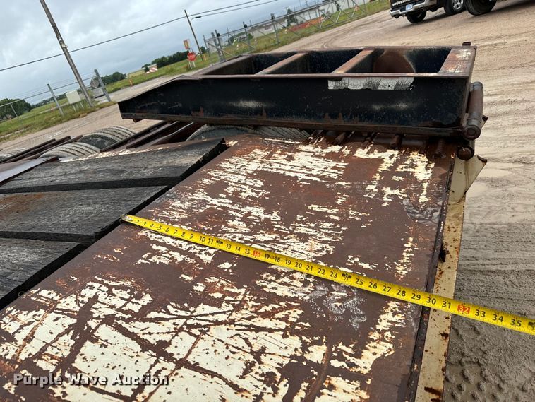 image for item NL9876 1991 Trail King TK100RG drop deck equipment trailer