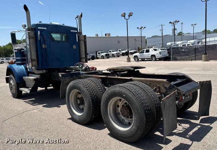 image for item NL9940 2005 Kenworth W900 semi truck
