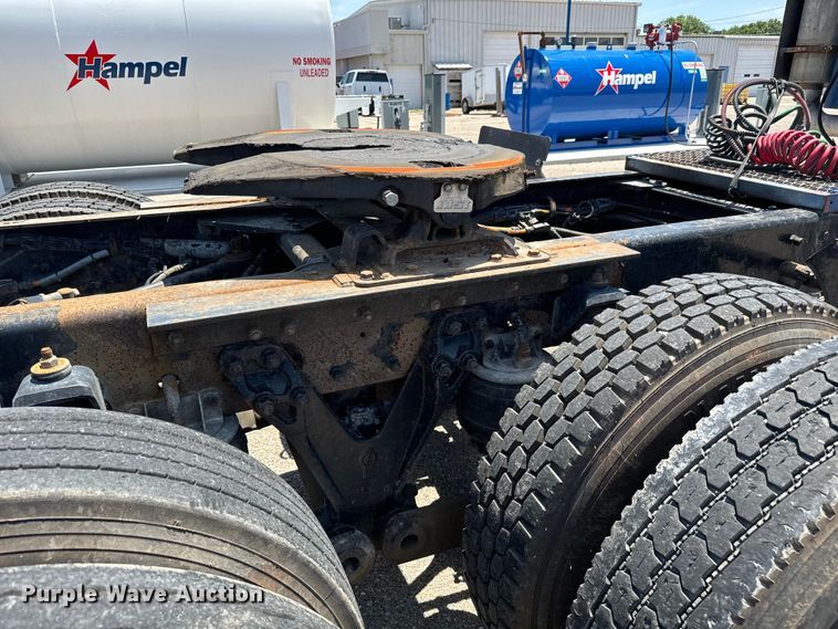 image for item NL9940 2005 Kenworth W900 semi truck