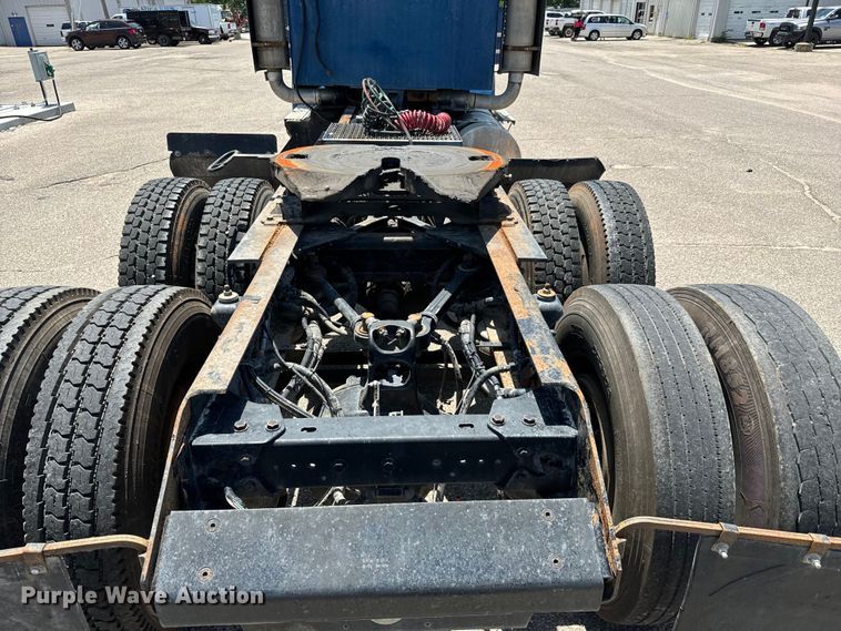 image for item NL9940 2005 Kenworth W900 semi truck