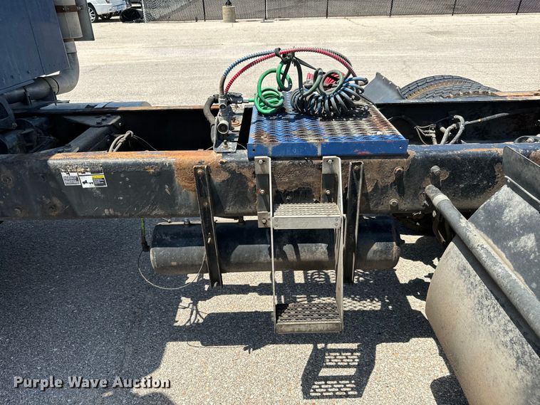 image for item NL9940 2005 Kenworth W900 semi truck