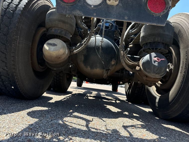 image for item NL9940 2005 Kenworth W900 semi truck