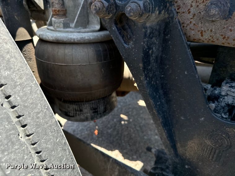 image for item NL9940 2005 Kenworth W900 semi truck