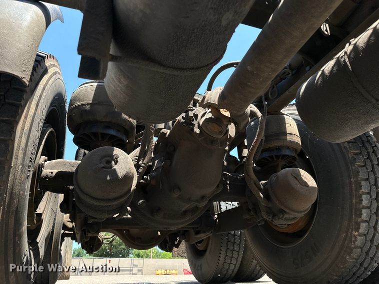 image for item NL9940 2005 Kenworth W900 semi truck