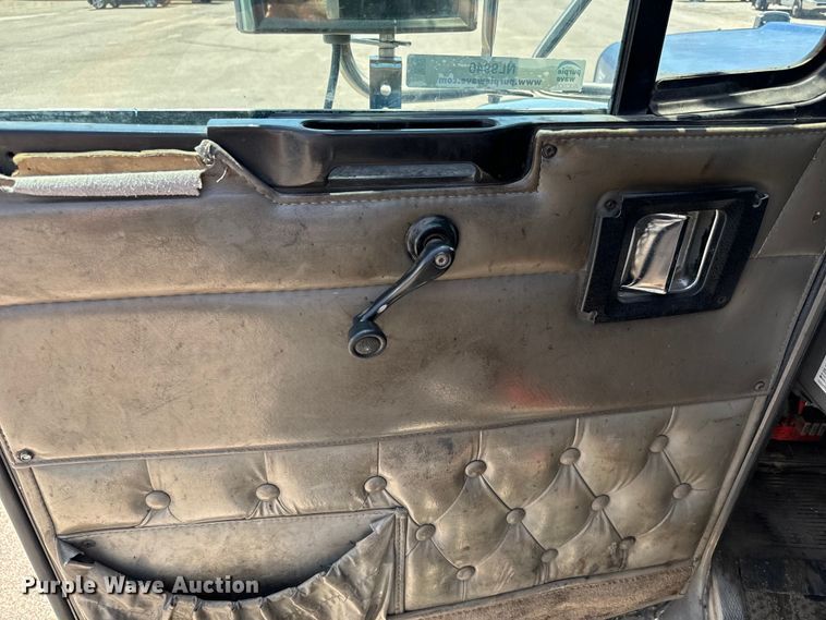 image for item NL9940 2005 Kenworth W900 semi truck