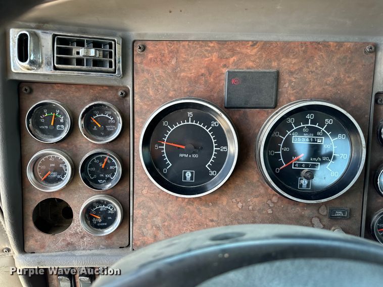 image for item NL9940 2005 Kenworth W900 semi truck