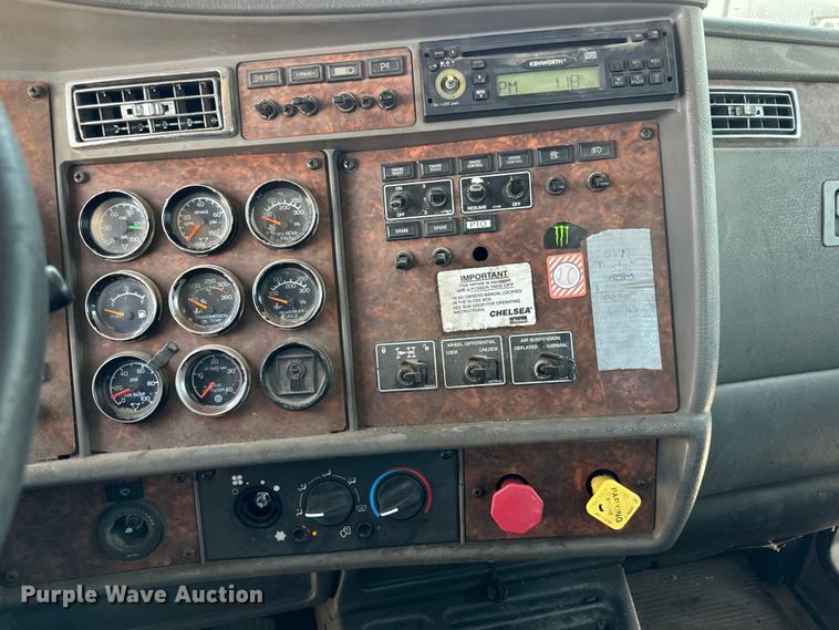 image for item NL9940 2005 Kenworth W900 semi truck