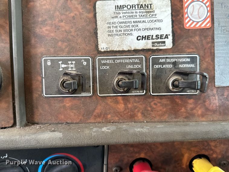 image for item NL9940 2005 Kenworth W900 semi truck