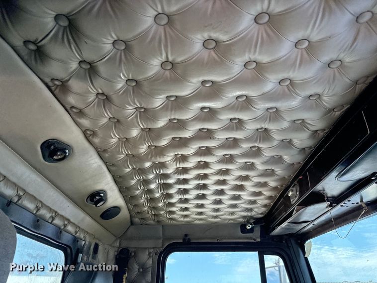 image for item NL9940 2005 Kenworth W900 semi truck