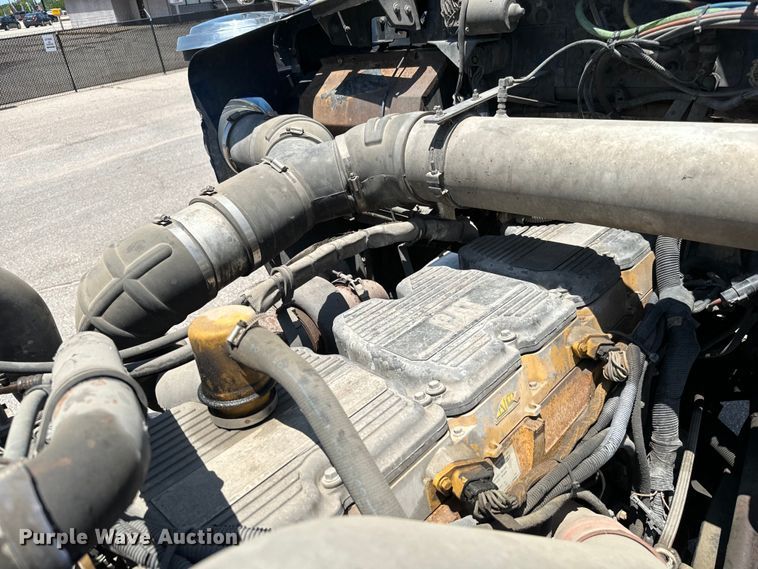 image for item NL9940 2005 Kenworth W900 semi truck