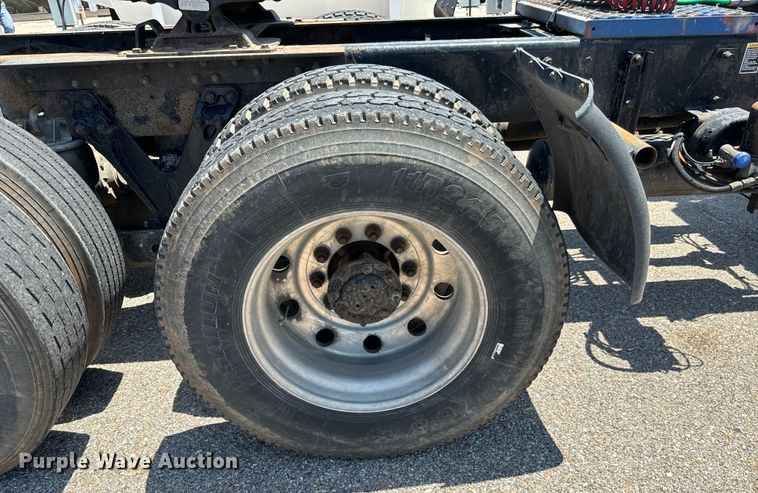 image for item NL9940 2005 Kenworth W900 semi truck