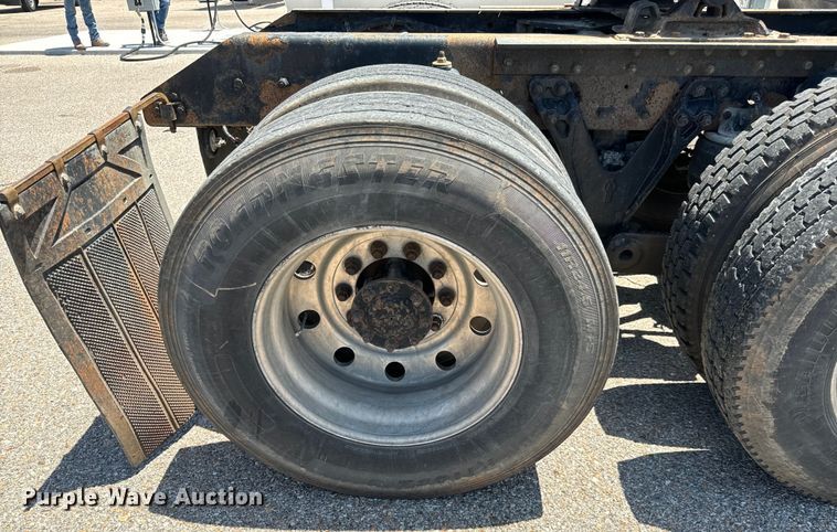 image for item NL9940 2005 Kenworth W900 semi truck