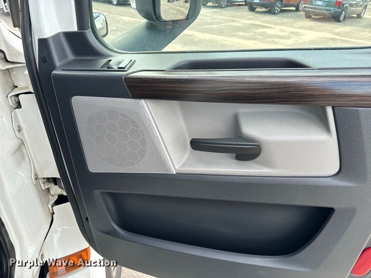 image for item NL9944 2019 Freightliner  Cascadia semi truck