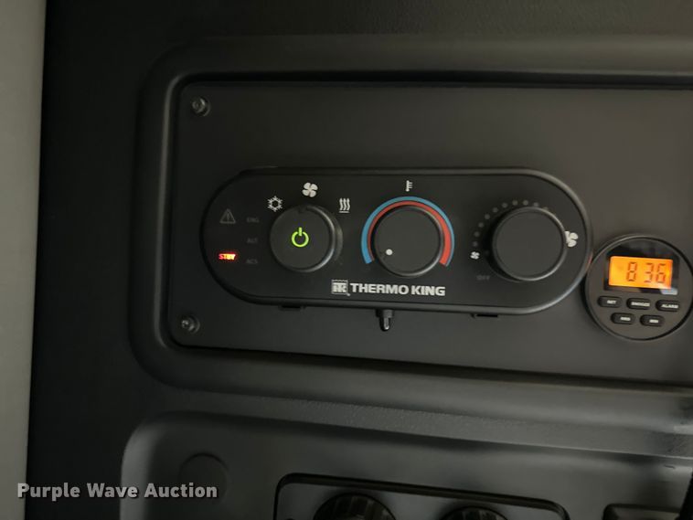 image for item NL9944 2019 Freightliner  Cascadia semi truck