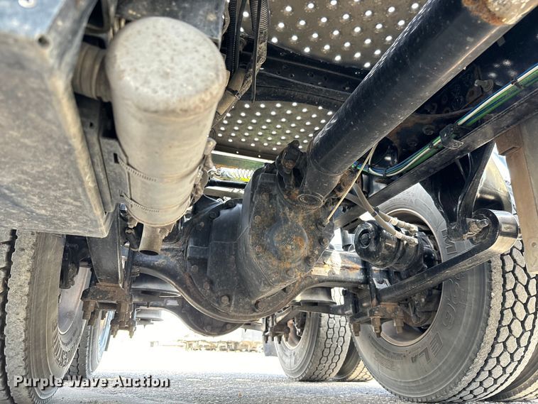 image for item NL9944 2019 Freightliner  Cascadia semi truck