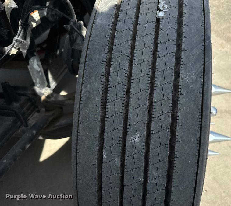 image for item NL9944 2019 Freightliner  Cascadia semi truck