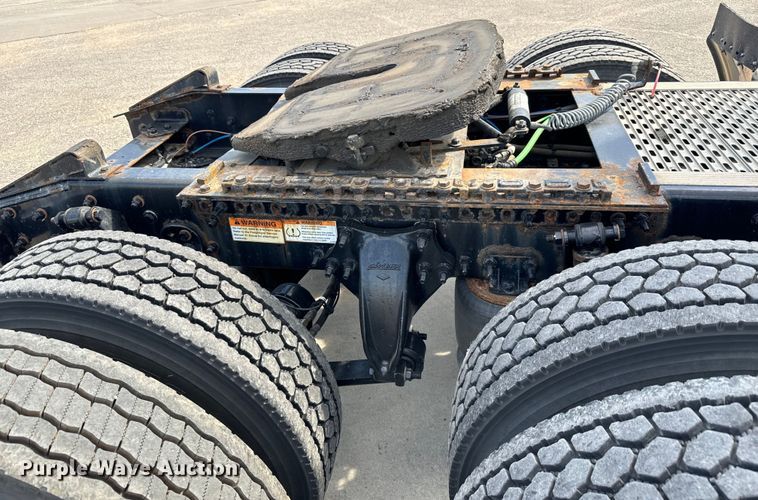 image for item NL9945 2020 Freightliner  Cascadia semi truck