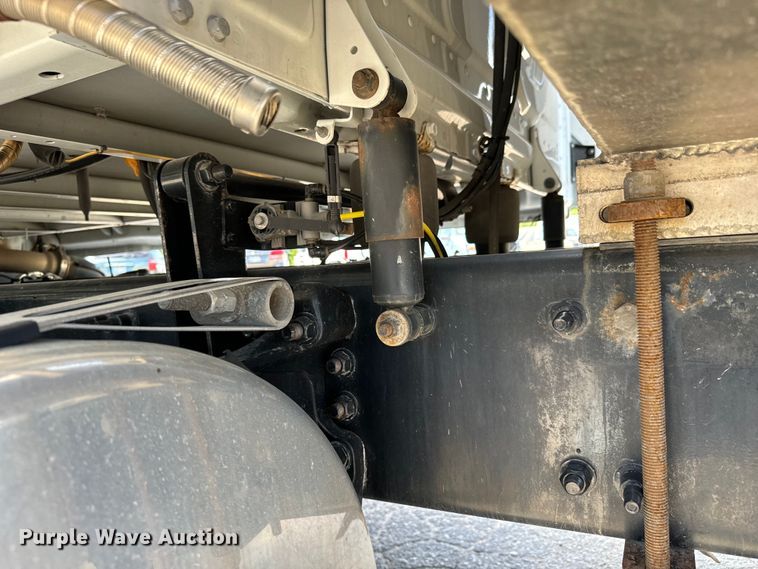 image for item NL9945 2020 Freightliner  Cascadia semi truck