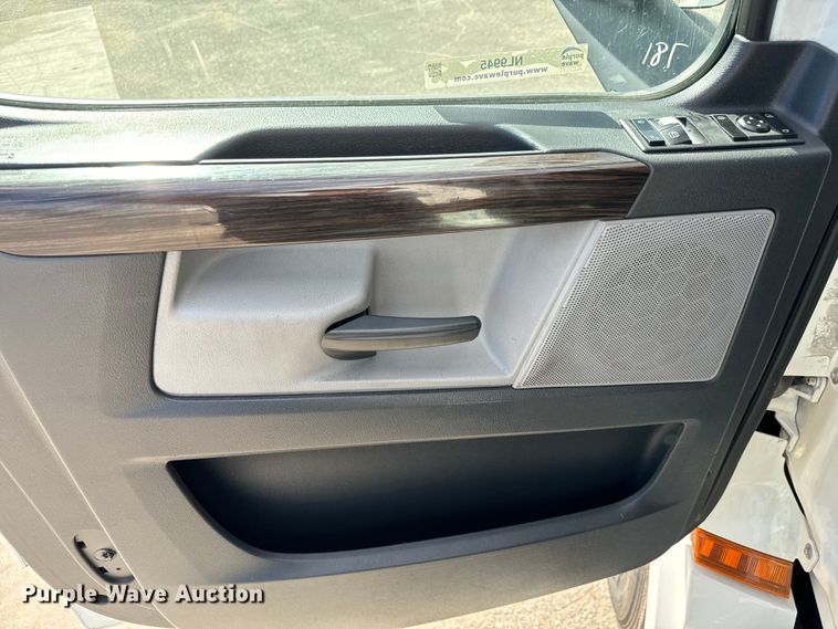 image for item NL9945 2020 Freightliner  Cascadia semi truck