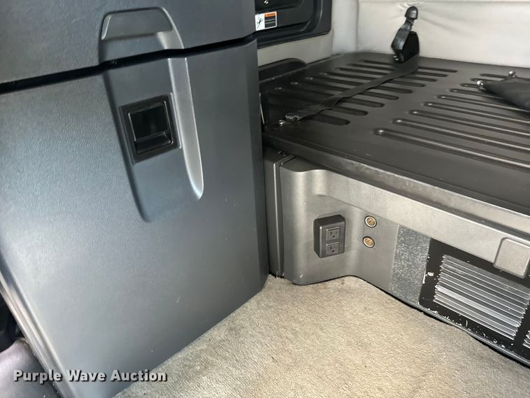 image for item NL9945 2020 Freightliner  Cascadia semi truck